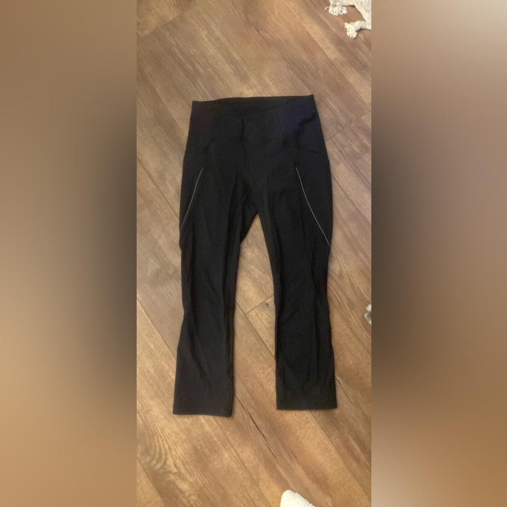 Lululemon size 4 cropped leggins